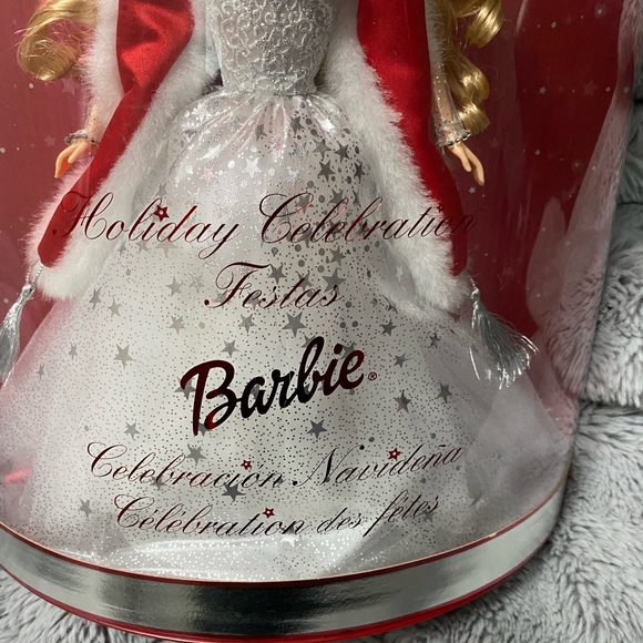 NRFB 2001 Holiday Celebration Barbie - Picture 3 of 6